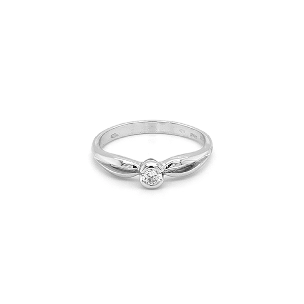 Gold Engagement Ring with Diamond