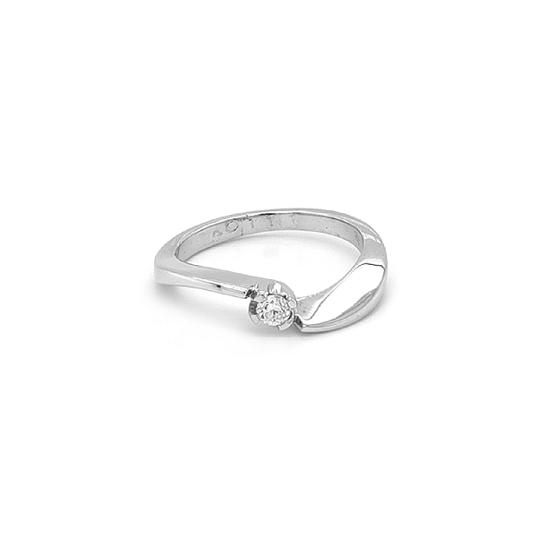 Gold Engagement Ring with Diamond