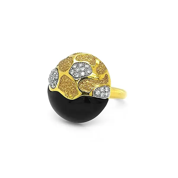 Gold Ring with Onyx and Diamonds