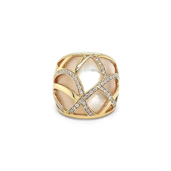 Gold Ring with Pearl and Diamonds