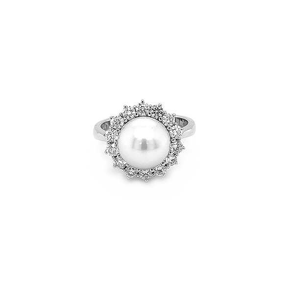 Gold Ring with Natural Pearl and Diamonds