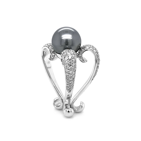 Gold Ring with Natural Pearl and Diamonds