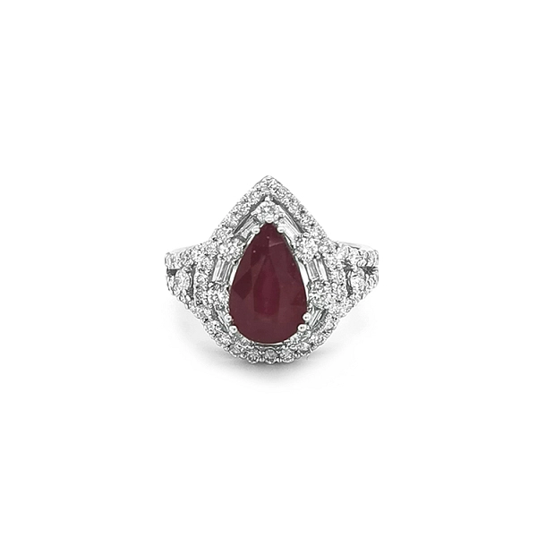 Gold Ring with Ruby and Diamonds
