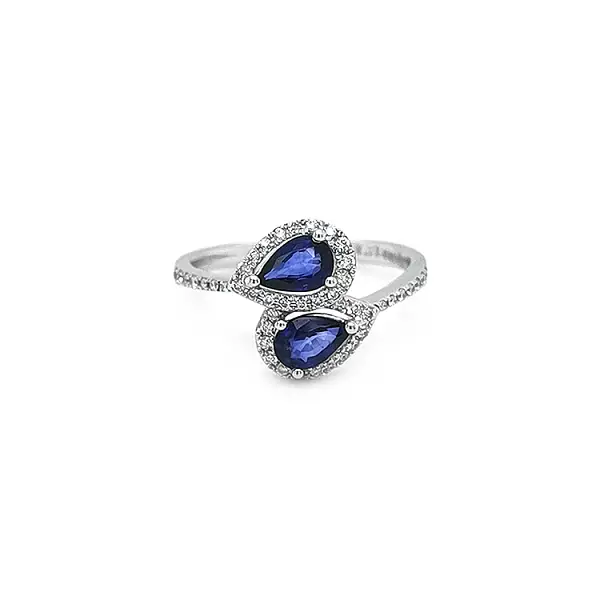 Gold Ring with Sapphire and Diamonds