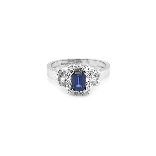 Gold Ring with Sapphire and Diamonds