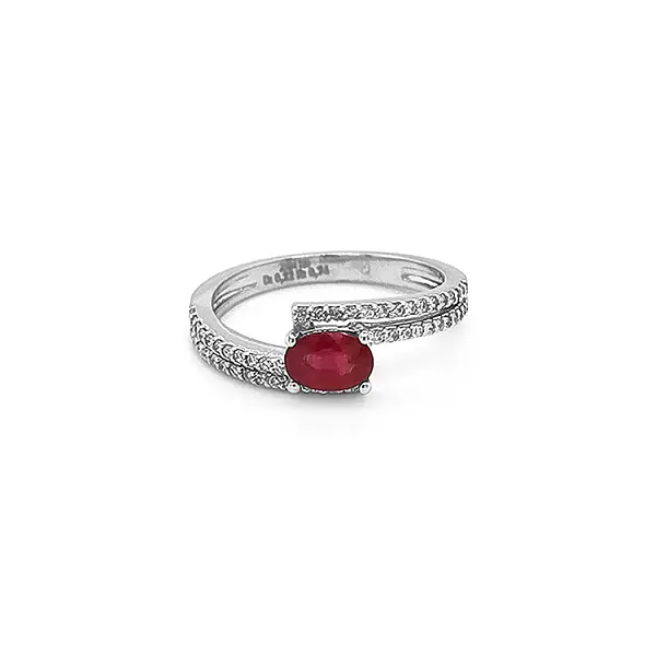Gold Ring with Ruby and Diamonds