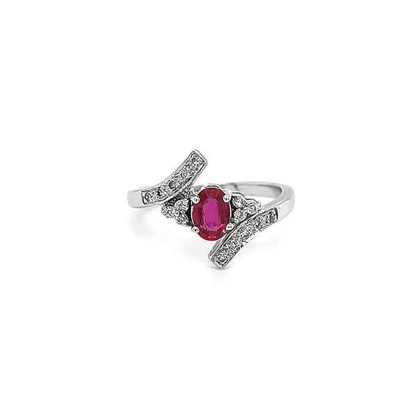 Gold Ring with Ruby and Diamonds