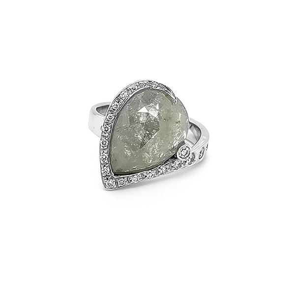 Gold Ring with Diamonds