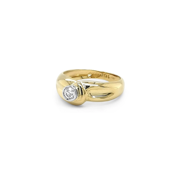 Gold Ring with Diamond
