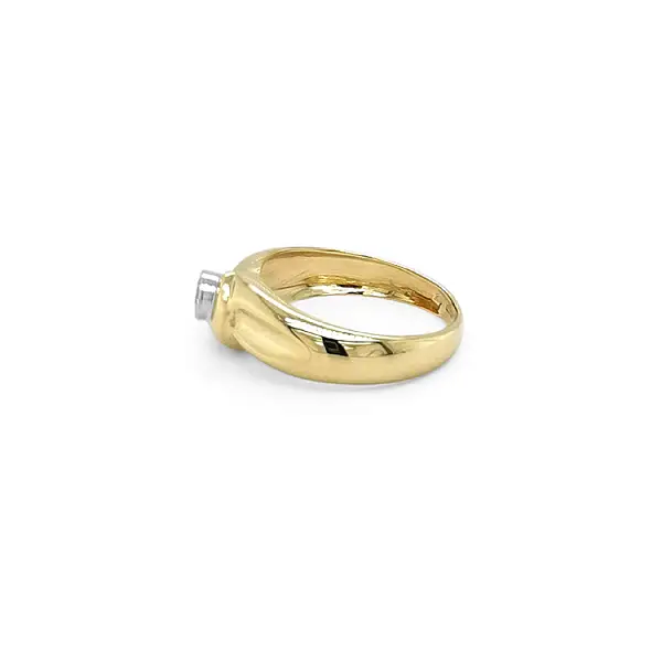 Gold Ring with Diamond