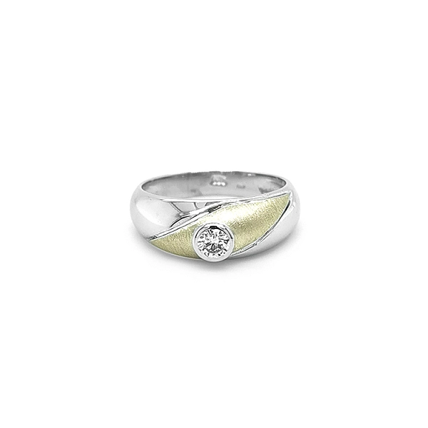 Gold Ring with Diamond