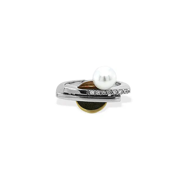 Gold Ring with Natural Pearl and Diamonds