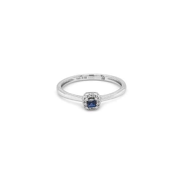 Gold ring with sapphire and diamonds