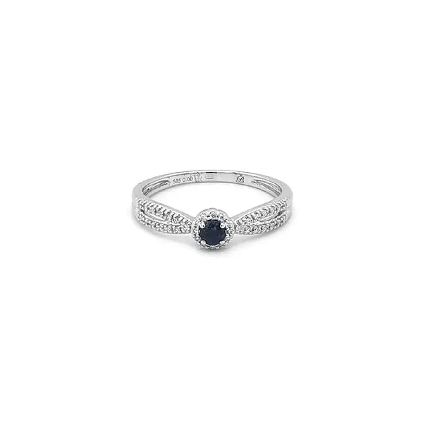 Gold ring with sapphire and diamonds