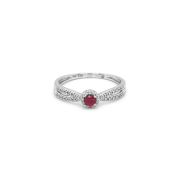 Ruby prtsen with white gold diamonds