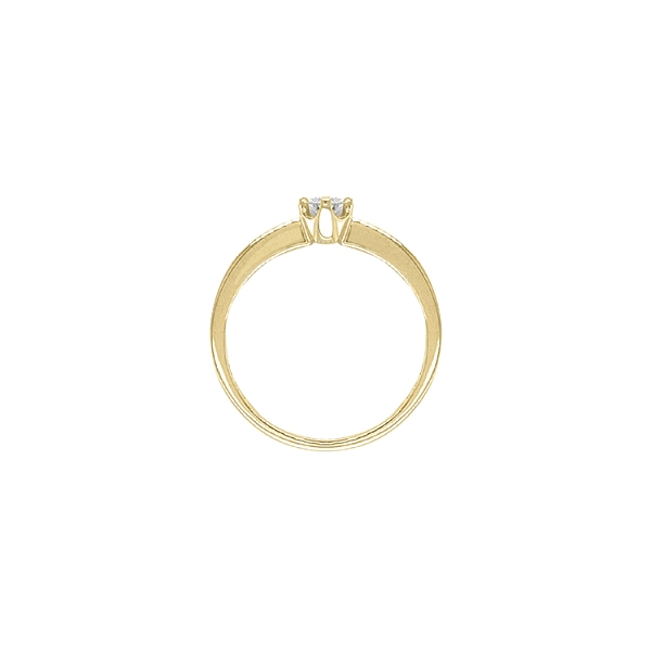 Gold engagement ring with diamond