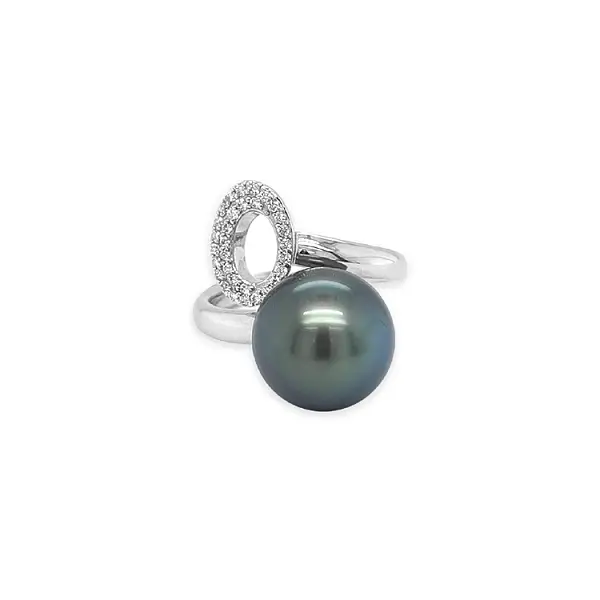 Gold Ring with Natural Tahitian Pearl and Diamonds