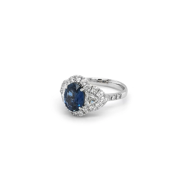 Gold Ring with Sapphire and Diamonds