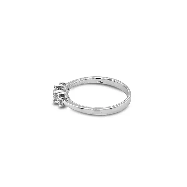 Gold Ring with Diamonds