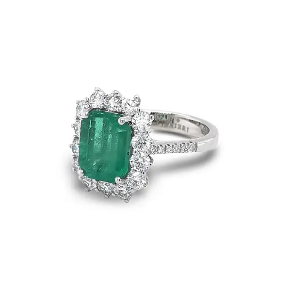 Gold Ring with Emerald and Diamonds