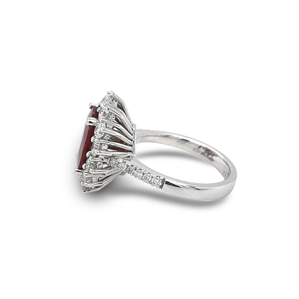 Gold Ring with Ruby and Diamonds