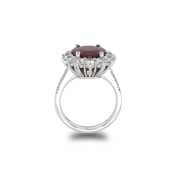Gold Ring with Ruby and Diamonds