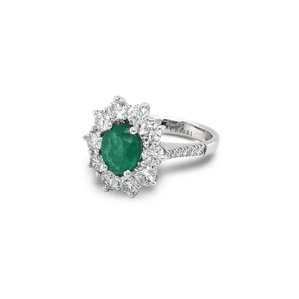 Gold Ring with Emerald and Diamonds