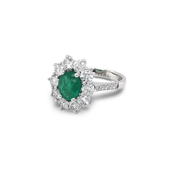 Gold Ring with Emerald and Diamonds