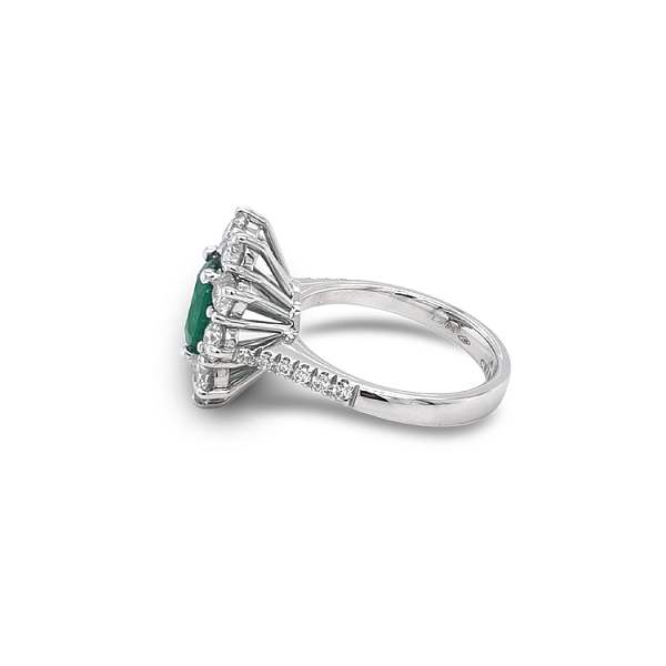Gold Ring with Emerald and Diamonds