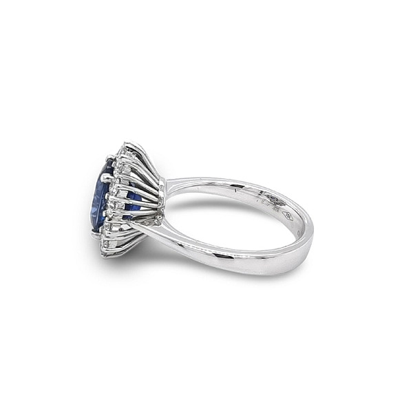 Gold Ring with Sapphire and Diamonds