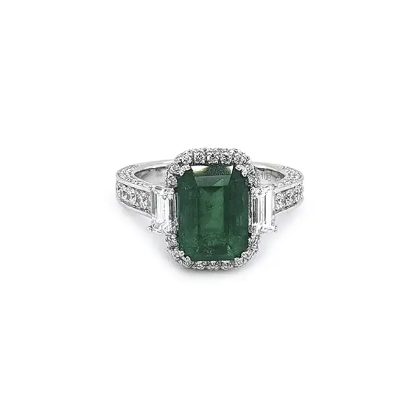 Gold Ring with Emerald and Diamonds