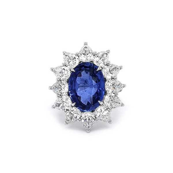 Gold Ring with Sapphire and Diamonds