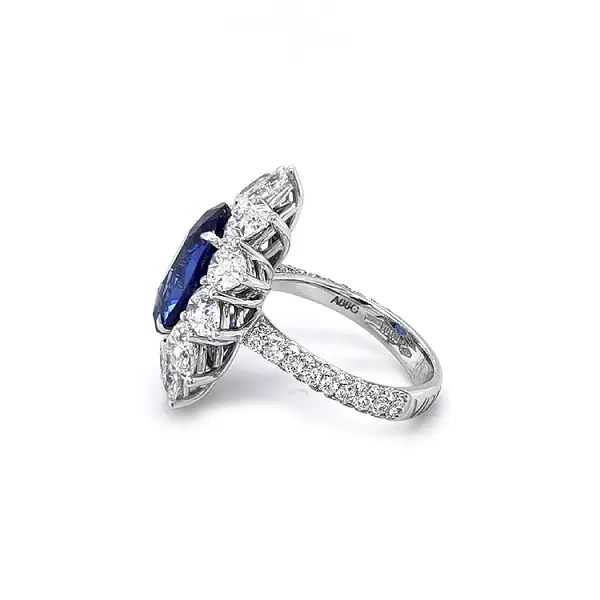 Gold Ring with Sapphire and Diamonds