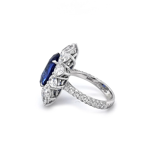 Gold Ring with Sapphire and Diamonds