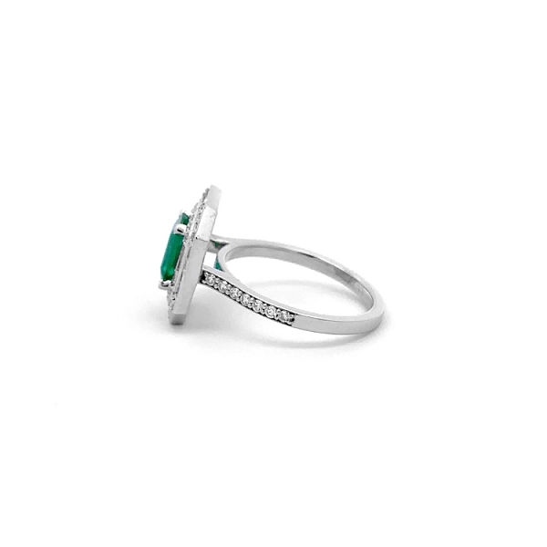 Gold Ring with Emerald and Diamonds