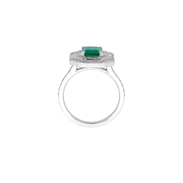 Gold Ring with Emerald and Diamonds