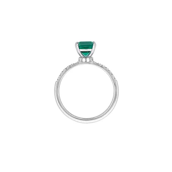 Gold Ring with Emerald and Diamonds