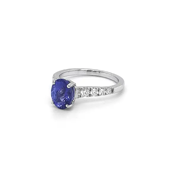 Gold Ring with Tanzanite and Diamonds