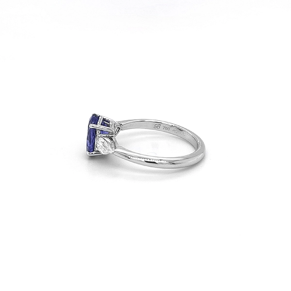 Gold Ring with Tanzanite and Diamonds
