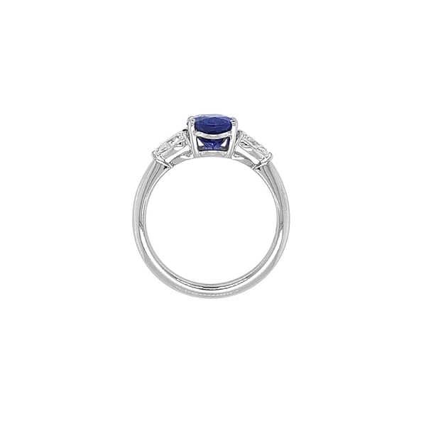 Gold Ring with Tanzanite and Diamonds