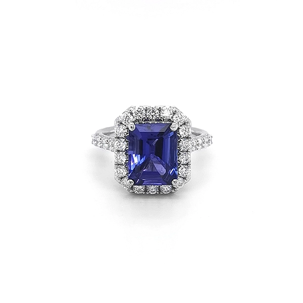 Gold Ring with Tanzanite and Diamonds