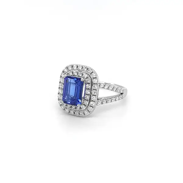 Gold Ring with Tanzanite and Diamonds