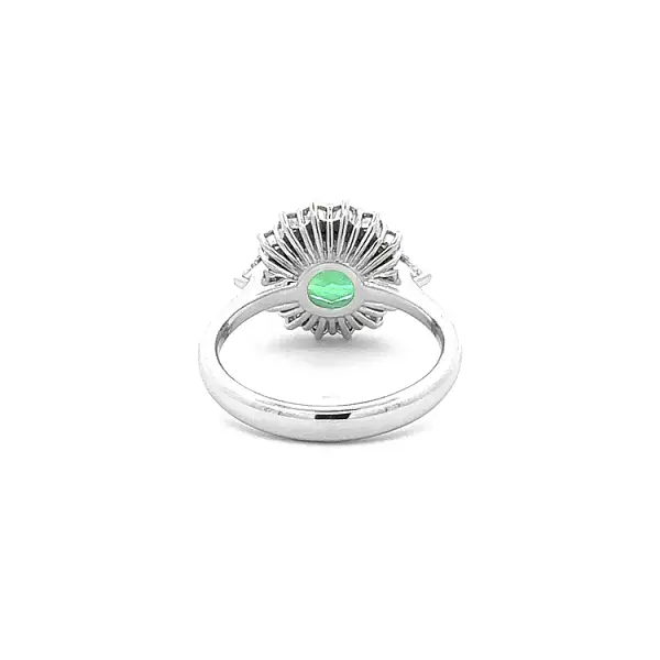 Gold Ring with Emerald and Diamonds