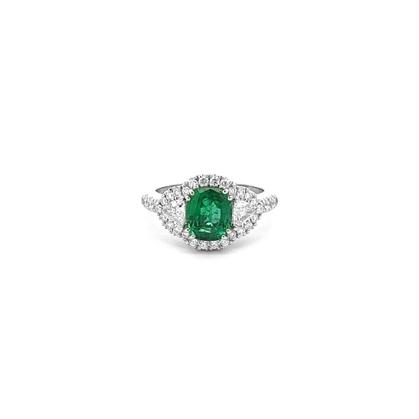 Gold Ring with Emerald and Diamonds