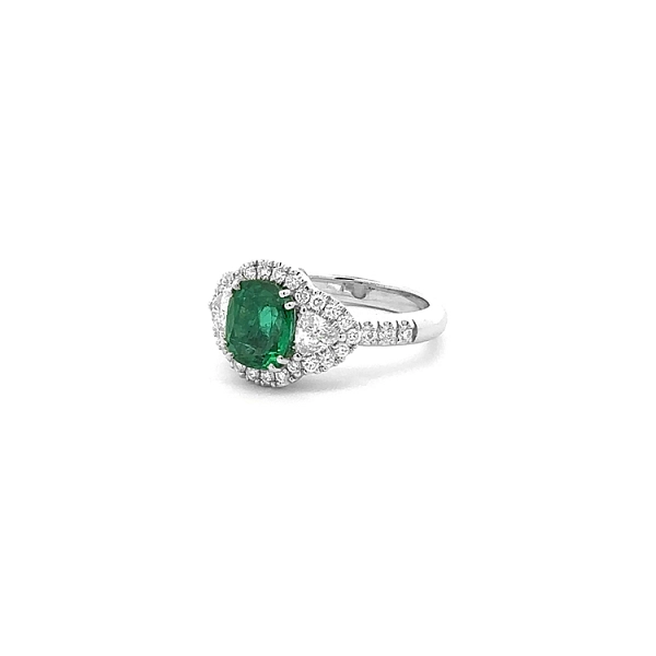 Gold Ring with Emerald and Diamonds