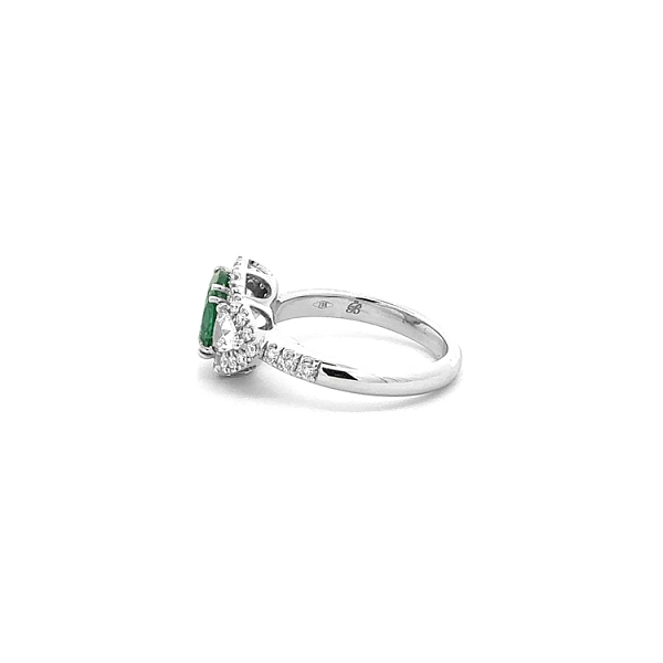 Gold Ring with Emerald and Diamonds