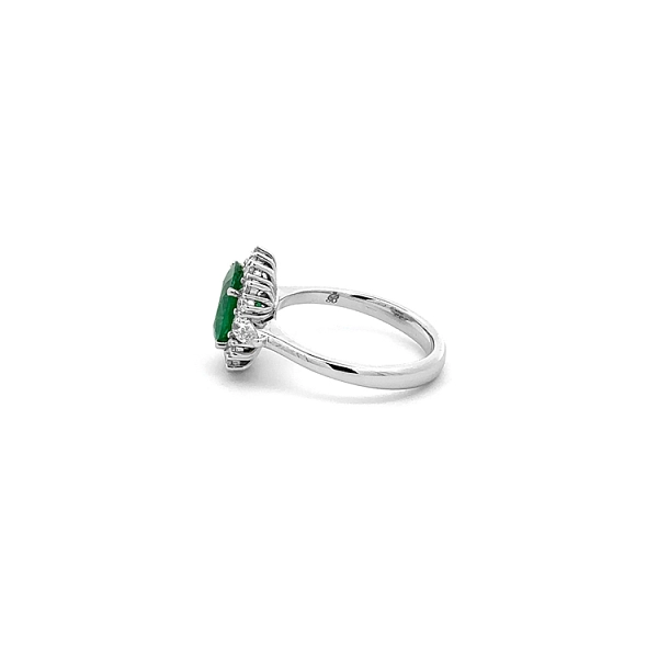 Gold Ring with Emerald and Diamonds