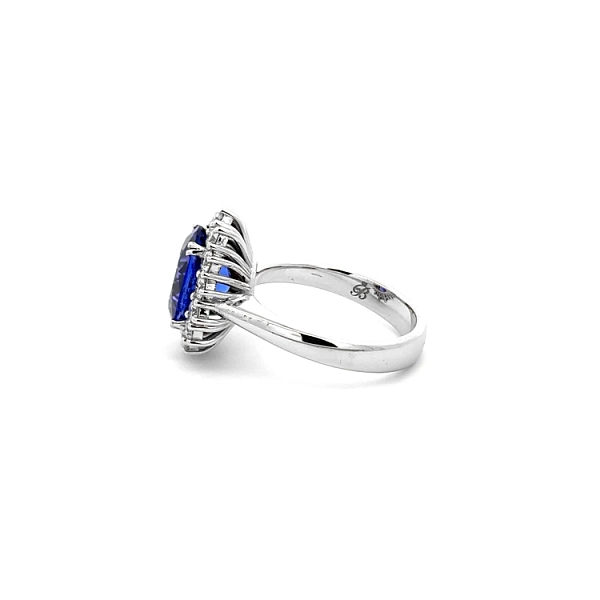 Gold Ring with Tanzanite and Diamonds