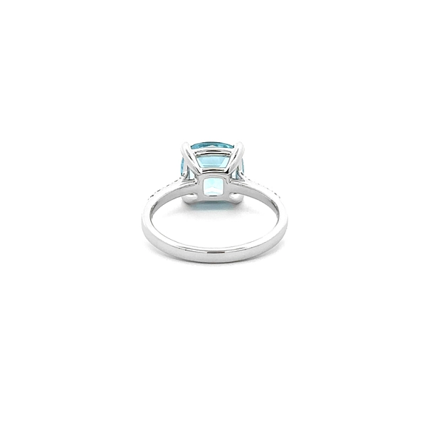 Gold Ring Topaz and Diamonds