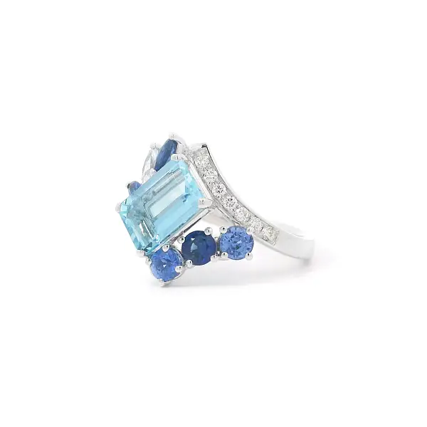 Exclusive Ring with Aquamarine, Sapphire Glitter and Diamonds